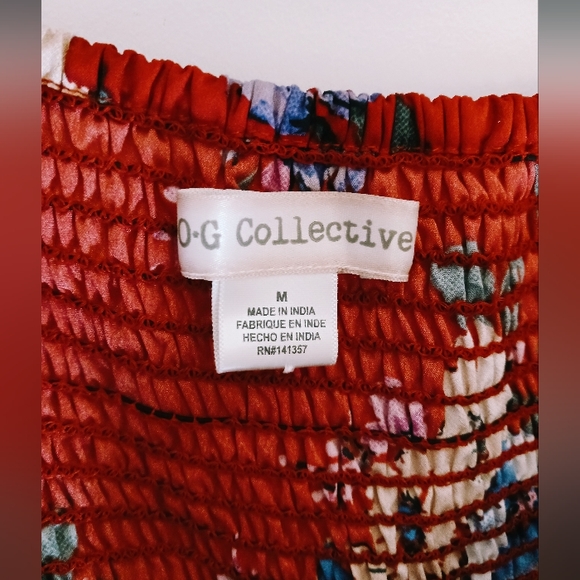 Red Floral Dress with Pockets! - Picture 4 of 4